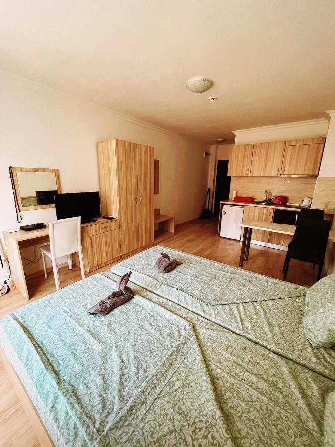 Lovely Studio Apartment On The Beach 부르가스 외부 사진